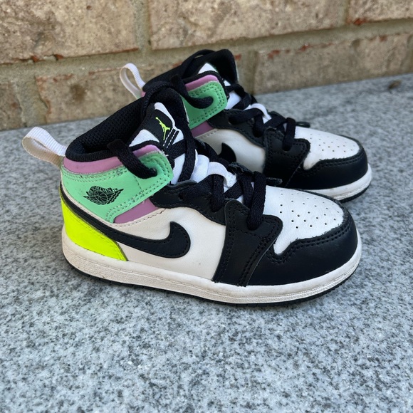 Nike Air Jordan 1 Mid TD  Pastel Black Volt Green Glow shoes - Picture 1 of 12